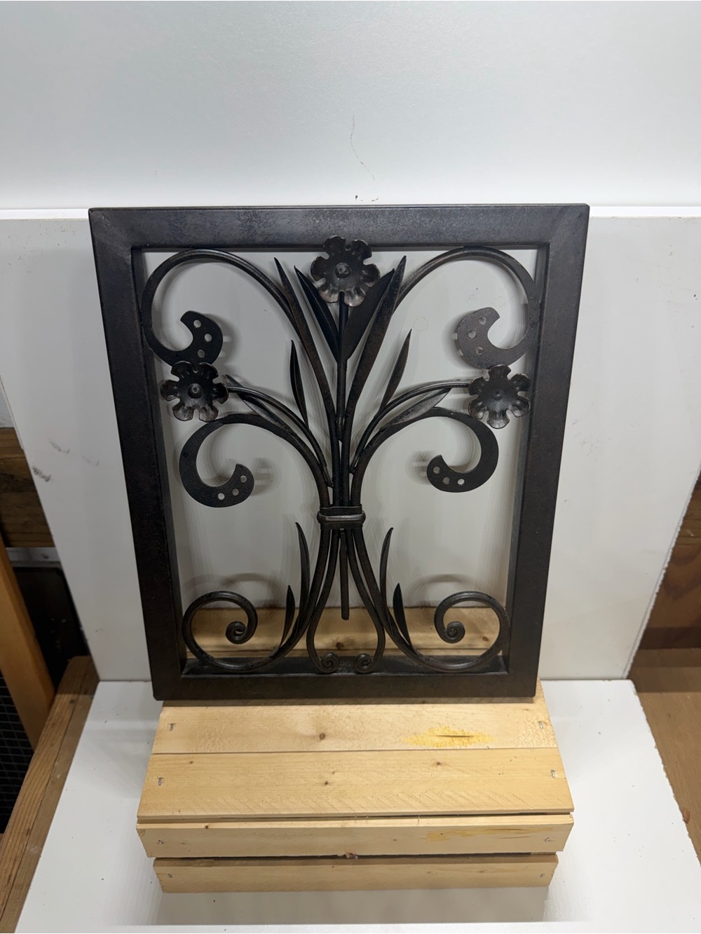 Metal Floral Scroll Wall Decor Framed Wrought Iron Wall Hanging